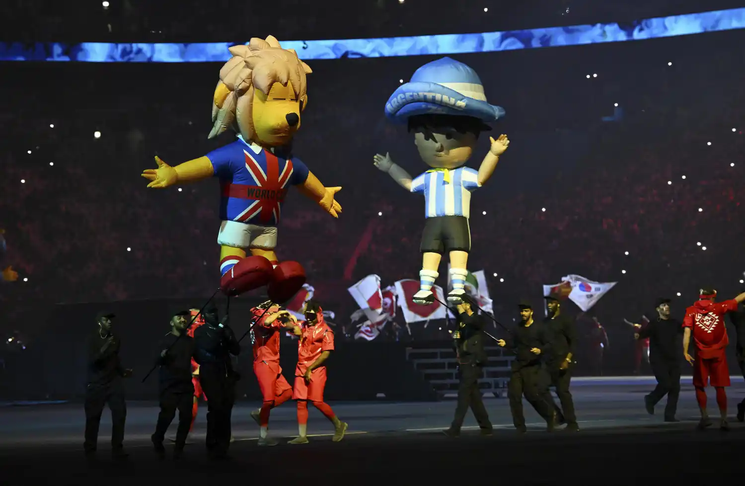 Hubo un repaso por mascotas mundialistas. En la imagen, las de Inglaterra 1966 y Argentina 1978.