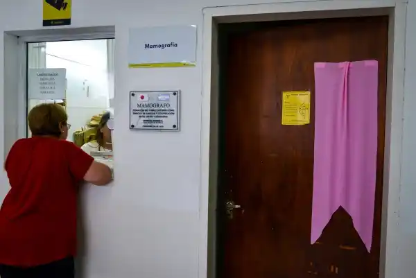 En la primera “Noche de las Mamografías” más de 30 vecinas se realizaron controles y solicitaron turnos en el hospital municipal de Chascomús