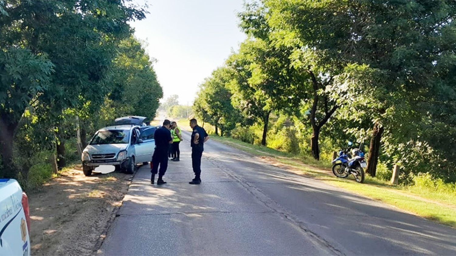 Un adolescente de 15 años amenazó con un arma a otra persona y huyó manejando: chocó y lo detuvieron