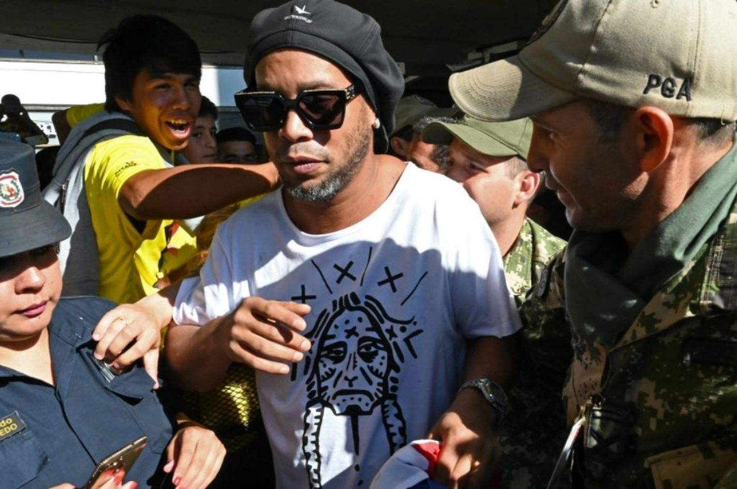 Tras más de cinco meses detenido, Ronaldinho fue liberado en Paraguay