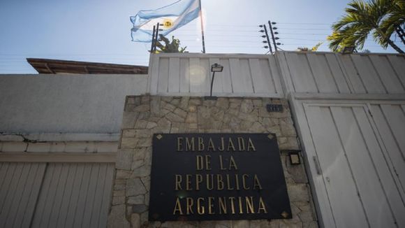 HAN PASADO CASI 2 MESES: dirigentes de Vente Venezuela aún esperan el salvoconducto para salir de la embajada de Argentina