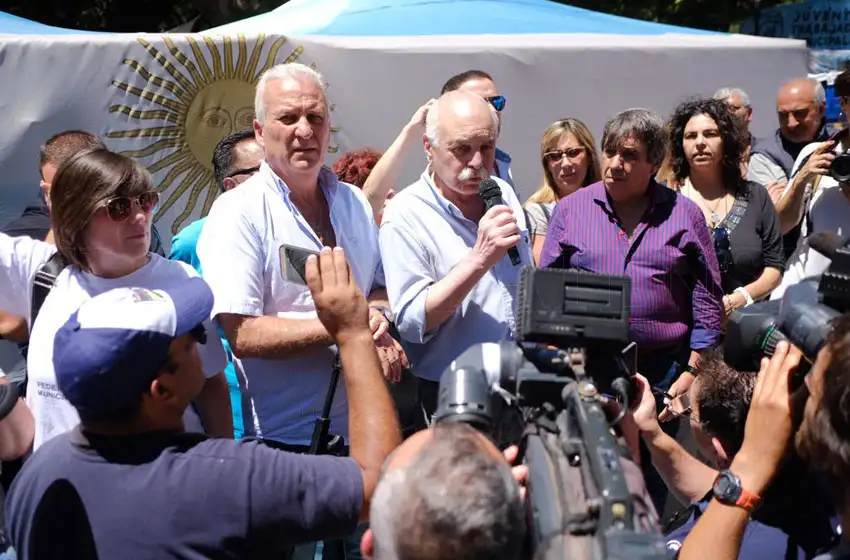 Municipales rechazaron una nueva propuesta paritaria y sigue el paro