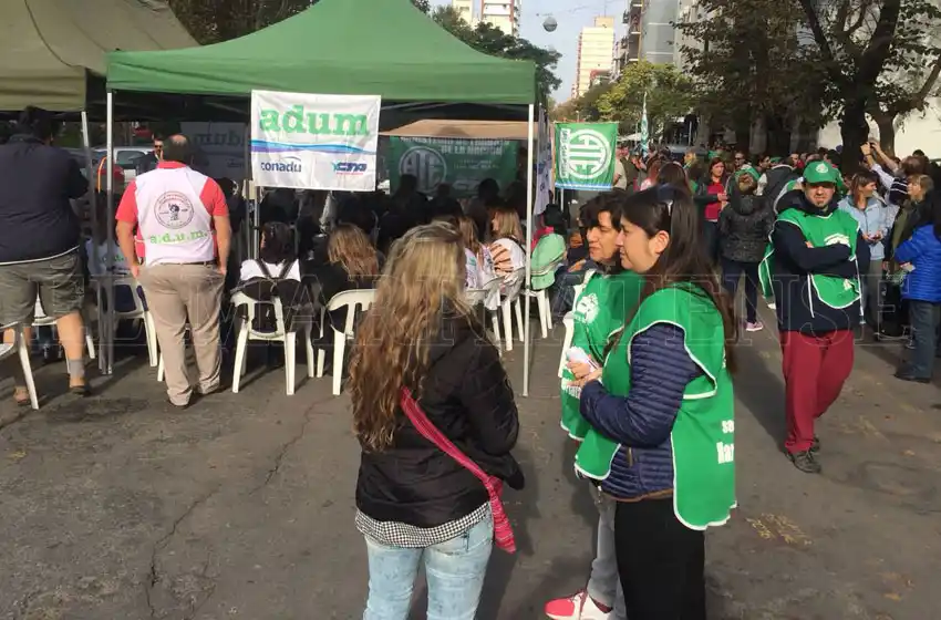 Nuevo reclamo y paro por despidos sobre trabajadores del Estado