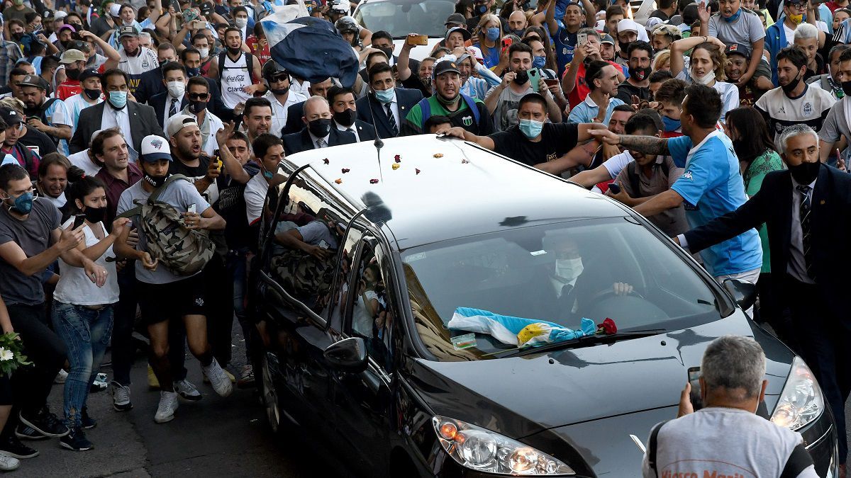 Diego descansa en paz: íntima ceremonia en Bella Vista con familia y amigos