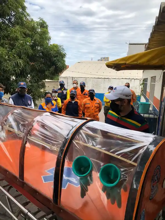 Ingenio venezolano prevalece ante la crisis: crean camilla de prevención para el COVID-19 en Lechería