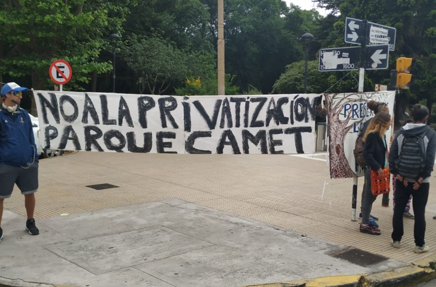 Con integrantes de la familia Camet, la Eco Asamblea se moviliza al Municipio