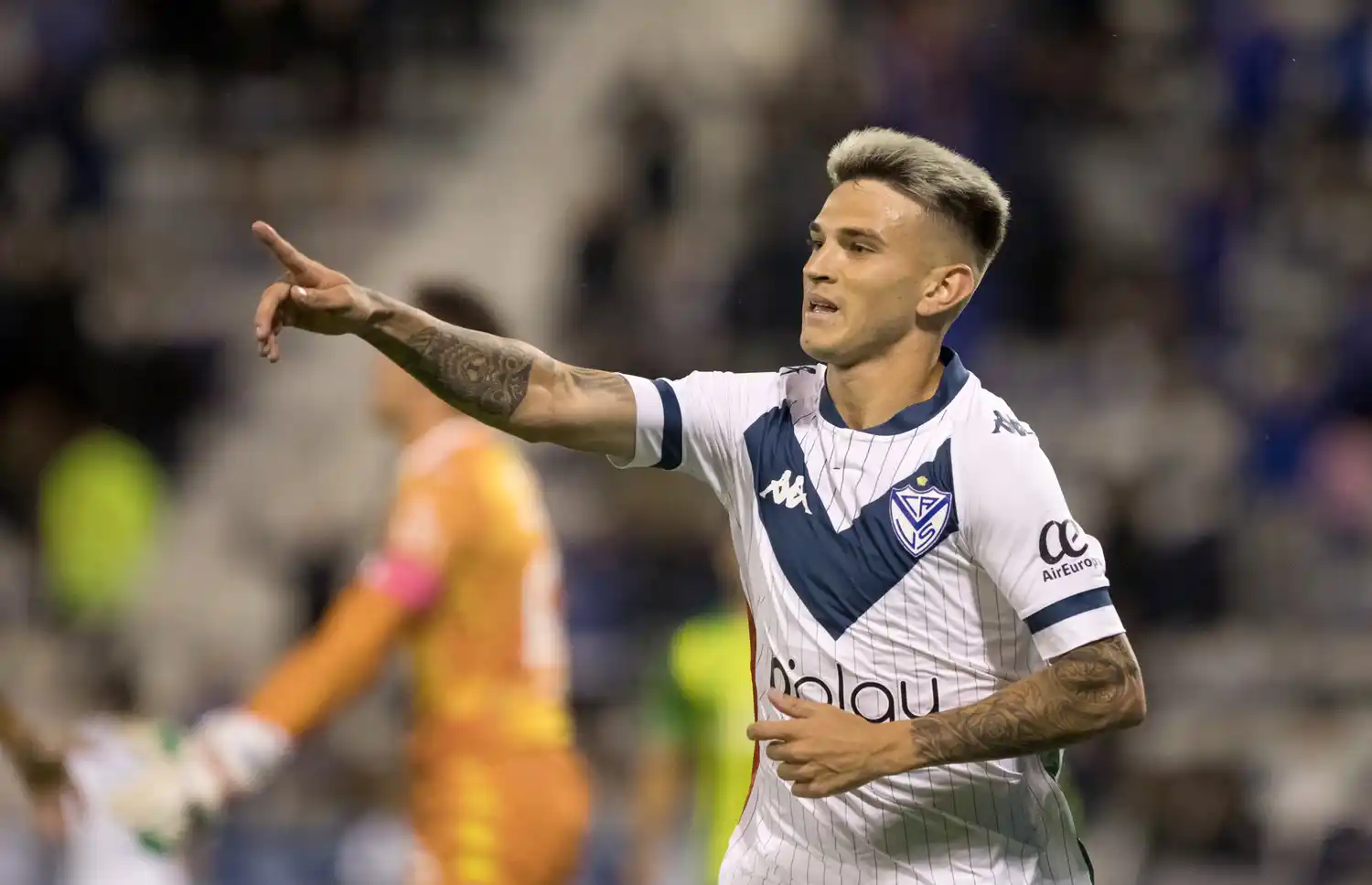 Orellano tiene continuidad como titular en Vélez.