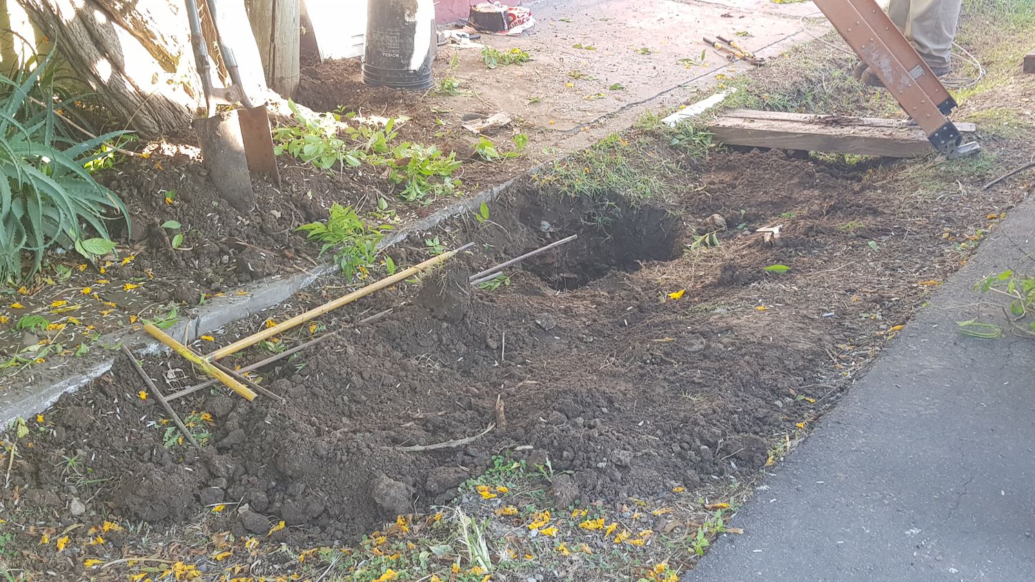 Rotura de un caño generó una fuga de gas en Rivadavia al 2300
