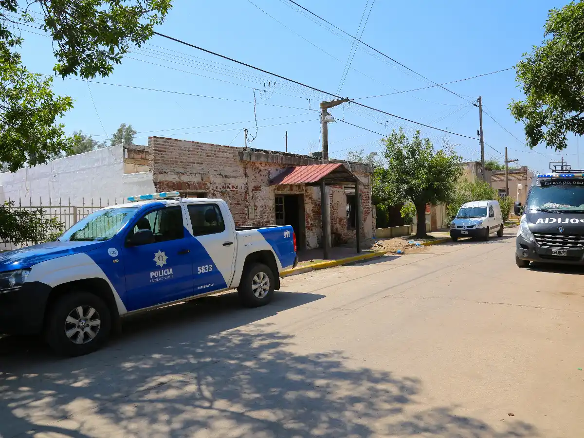 Secuestraron una moto y celulares en allanamientos en Frontera 