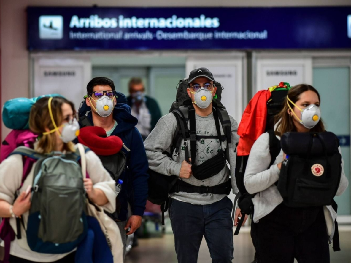 Advierten que habrá “miles de varados” por el nuevo cupo para pasajeros provenientes del exterior