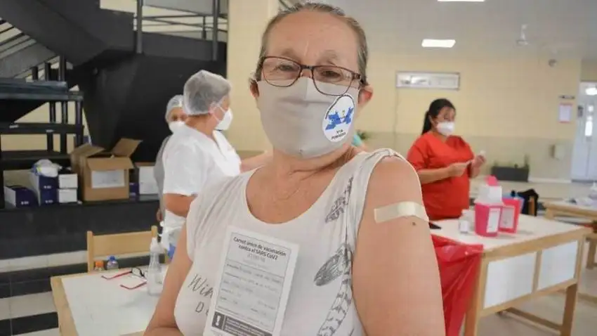 Continua hoy la vacunación de adultos mayores en 13 localidades de la provincia