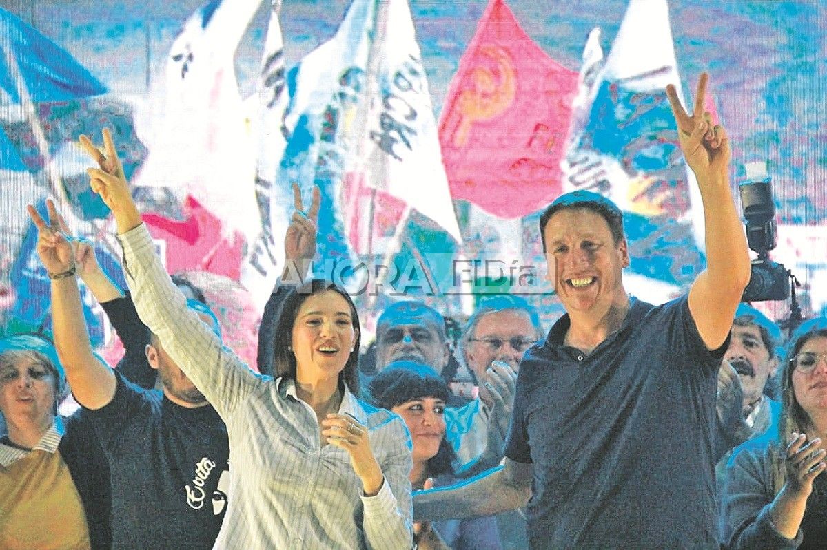 Con la presencia de referentes provinciales y nacionales del PJ , Piaggio y Ronconi cerraron la campaña a las PASO