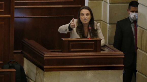 POR LA PÉRDIDA DE 70 MIL MILLONES DE PESOS: Procuraduría de Colombia investigará a la ministra Karen Abudinen