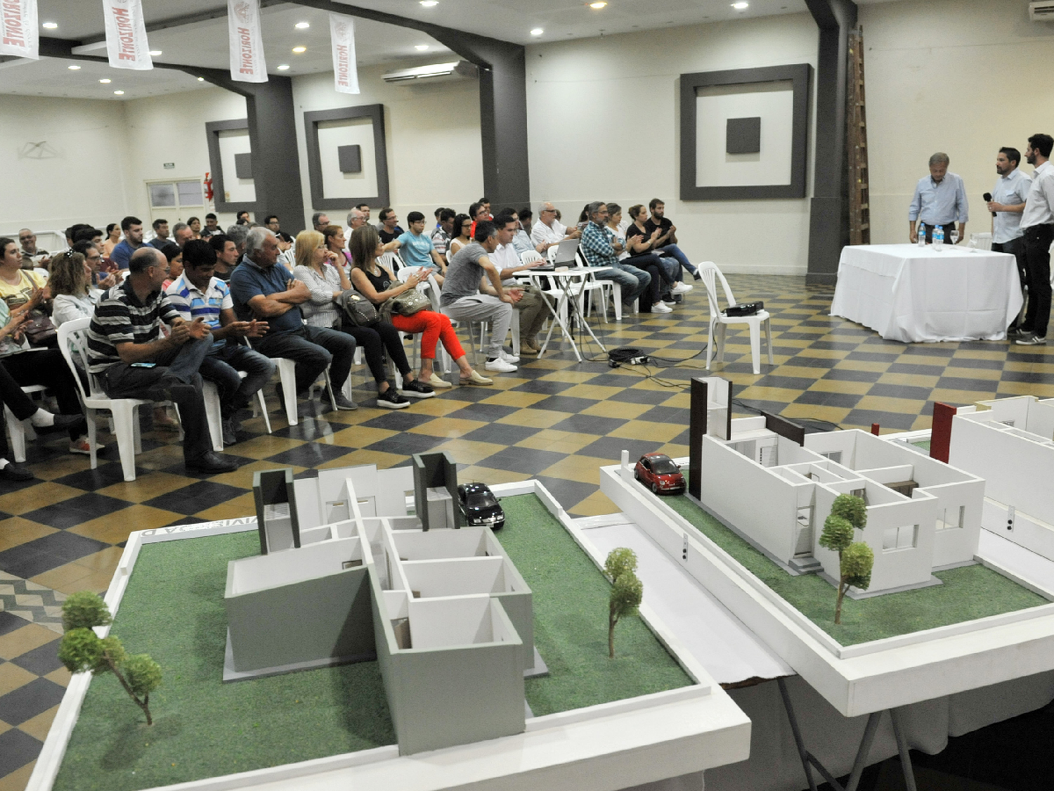 Cooperativa Horizonte presentó los nuevos modelos de sus casas