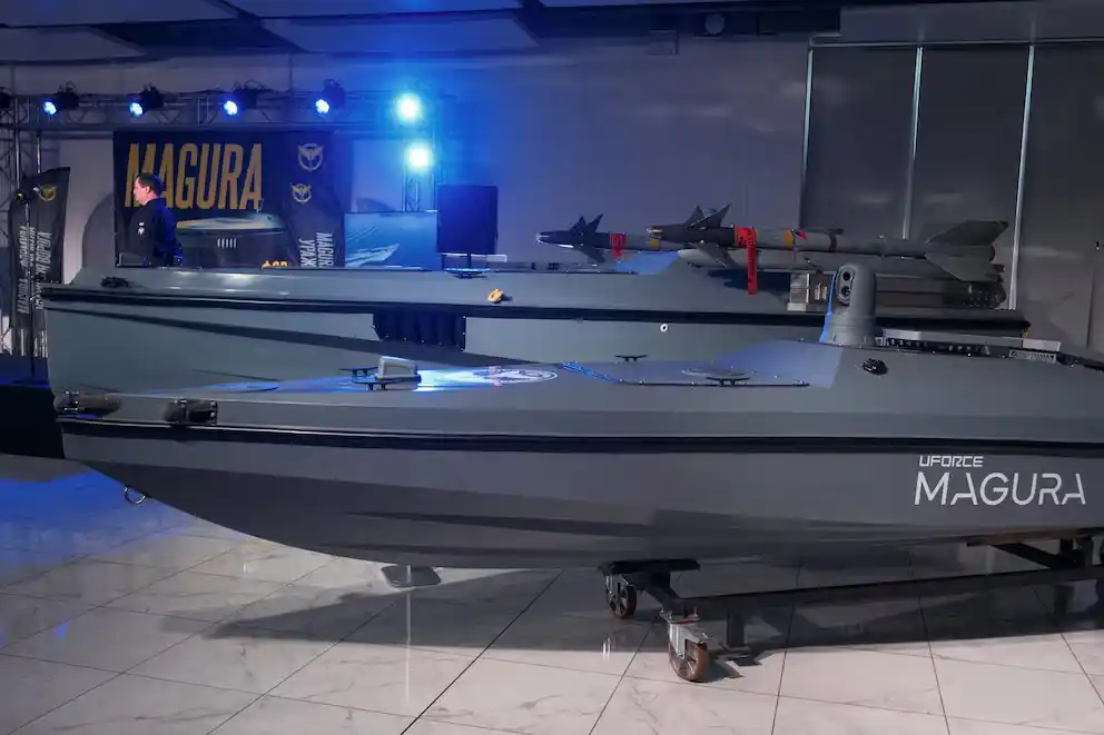 Ucrania redefine la guerra tecnológica y lanza el Magura V7, un dron marítimo con misiles antiaéreos