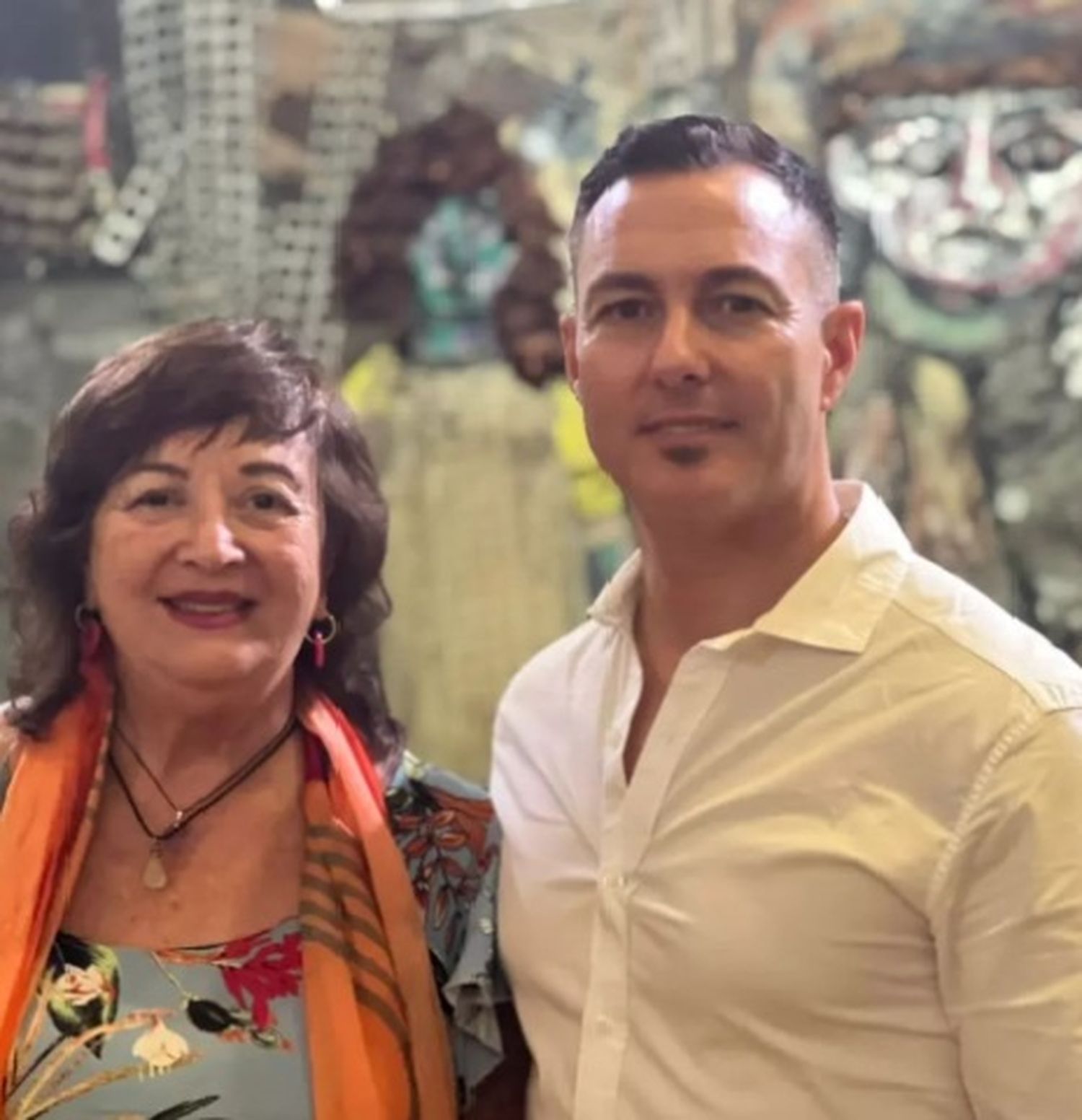 Cristian Segura junto a la presidenta del Fondo Nacional de las Artes.