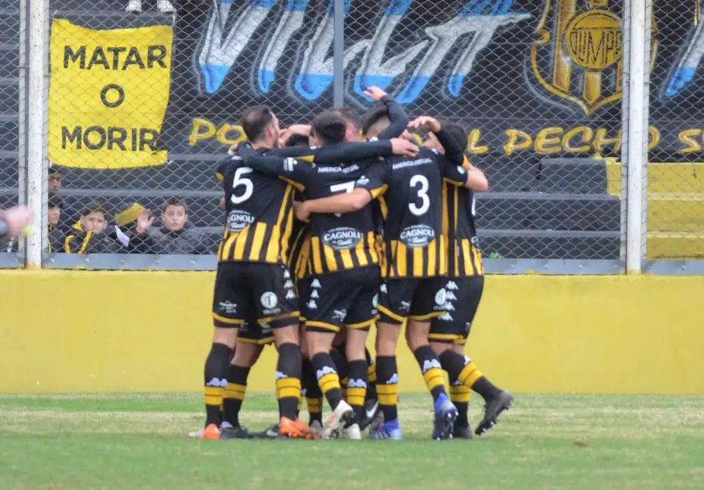 Santamarina va por puntos importantes en el San Martín