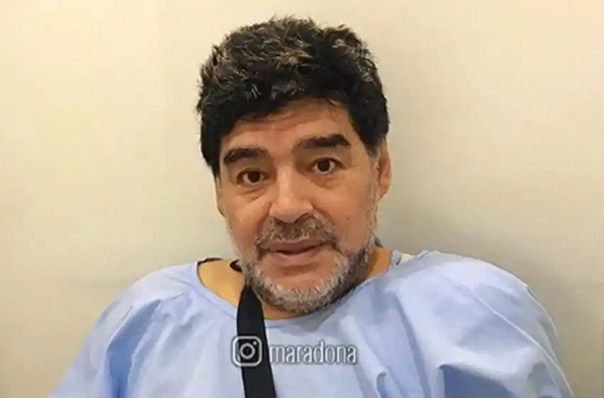 Maradona pasó por el quirófano