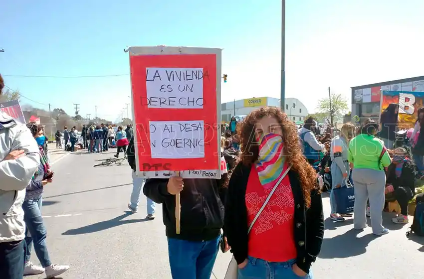 Toma en Guernica: cortan el acceso a Mar del Plata en apoyo a las familias