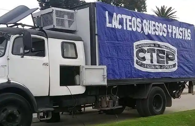 Con una promo de 3 litros de leche a 100 pesos, vuelve el camión de la economía popular