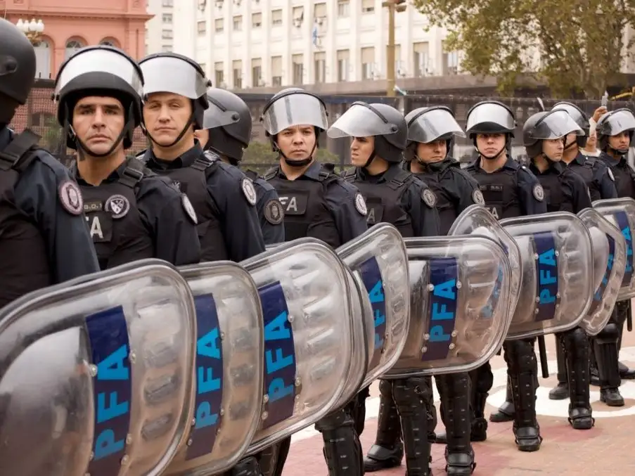 La profesionalización de las fuerzas también implica canales legítimos de diálogo y representación.