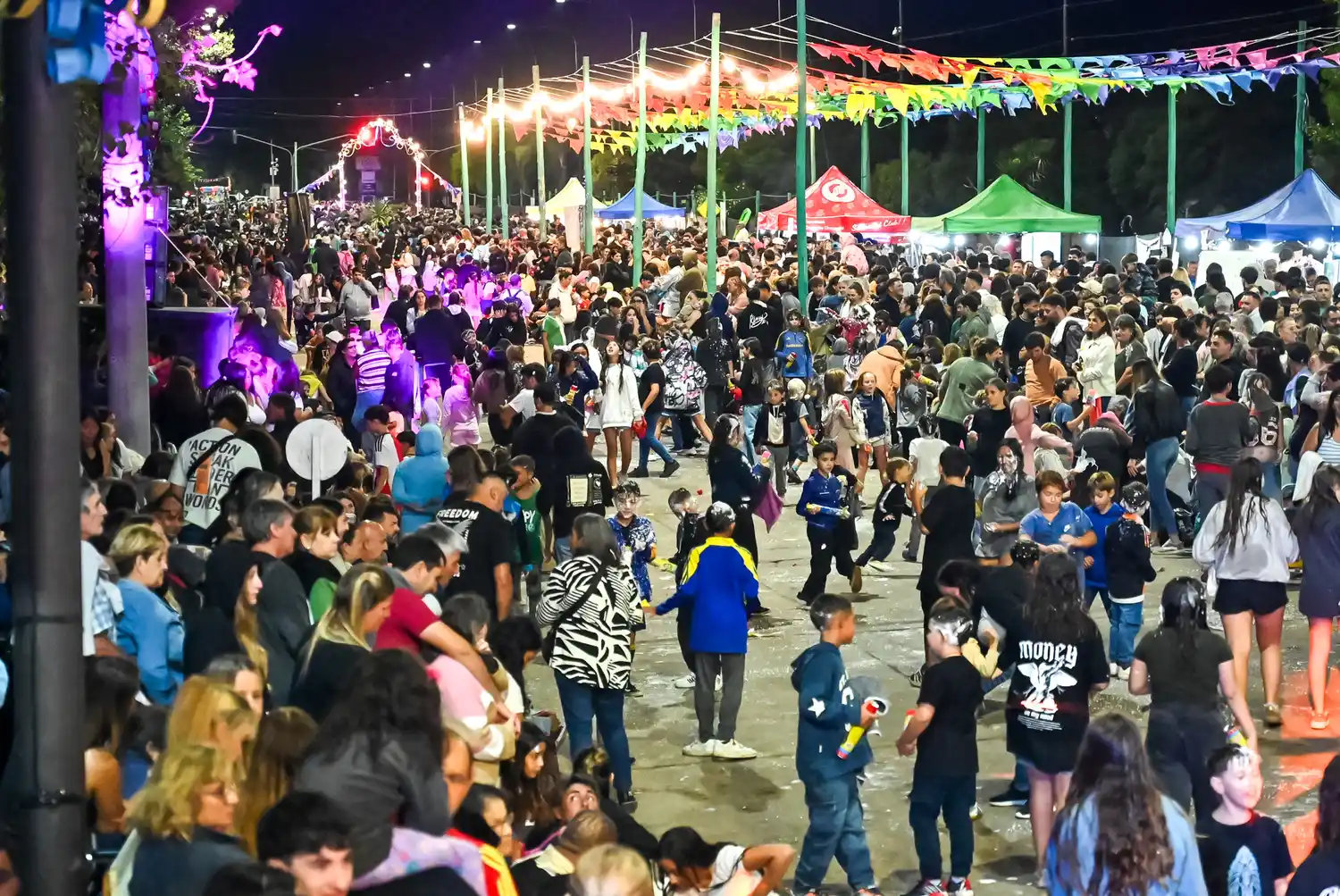 Chascomús tuvo ocupación plena en Carnaval: estadía promedio de tres noches y gasto cercano a $100.000 diarios por turista