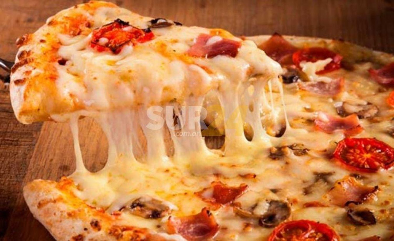 Se cansó de esperar la pizza y amenazó a los empleados con un fusil AK-47