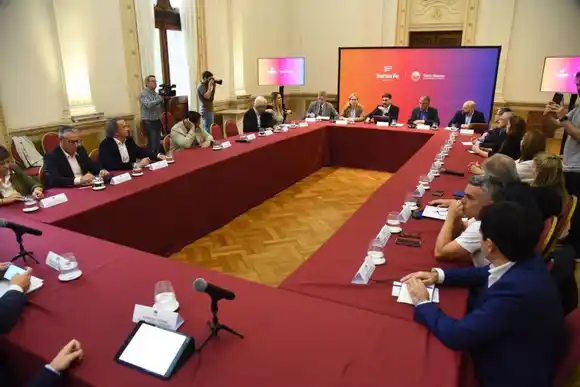 Maximiliano Pullaro reunió a los legisladores nacionales “para trabajar en defensa de Santa Fe”