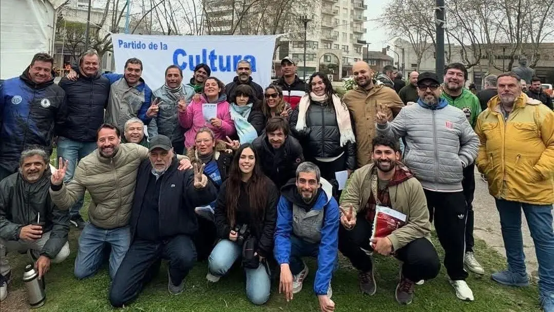 Todos Unidos. Diferentes gremios y sindicatos juntos en la marcha universitaria.