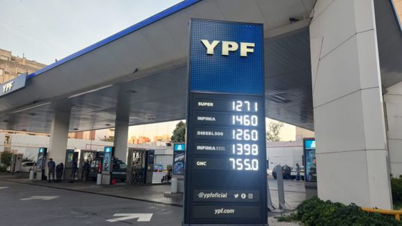 YPF bajó los precios de la nafta y el gasoil