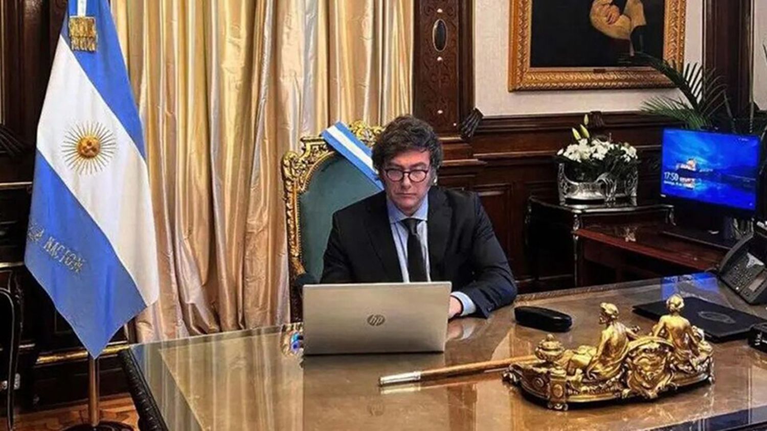 Mega decreto. Firmó Javier Milei para desregular la economía