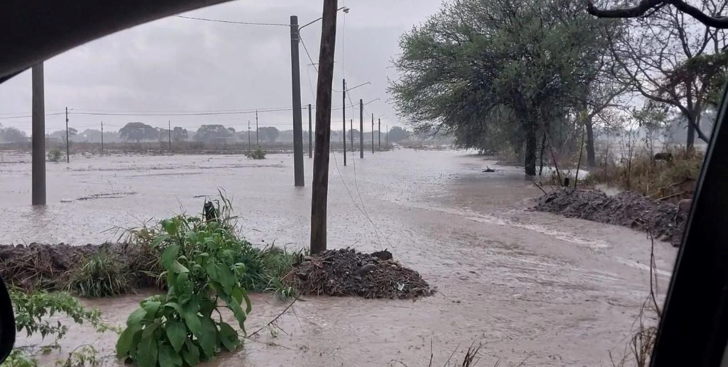 Una fuerte tormenta azotó Jujuy este domingo.