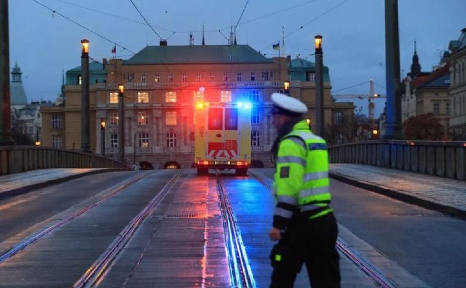 Al menos 15 muertos y varios heridos tras un tiroteo en una universidad de Praga