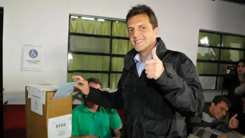 Votó Sergio Massa en Tigre: "Como fuerza política vamos a cuidar el voto a cada argentino"