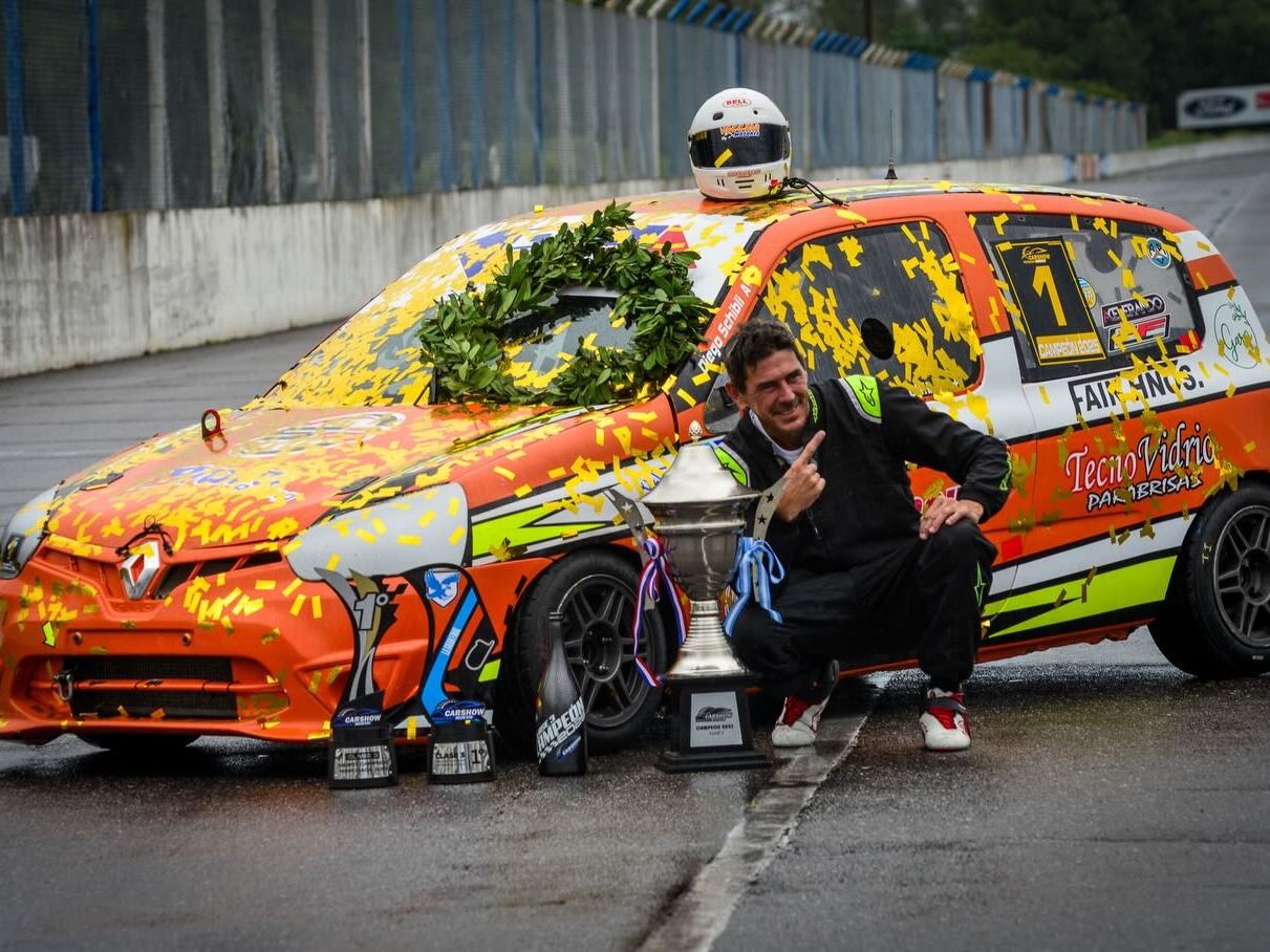 Diego Schibli , bicameón de la Clase 3 del Car Show Santafesino.Foto: NUEVO CAR SHOW