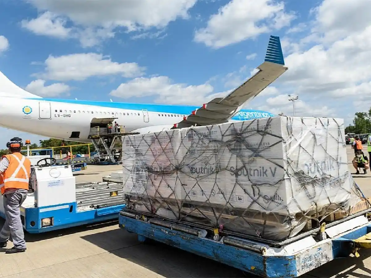 El domingo partirá otro vuelo a Rusia para traer otra tanda de vacunas Sputnik V