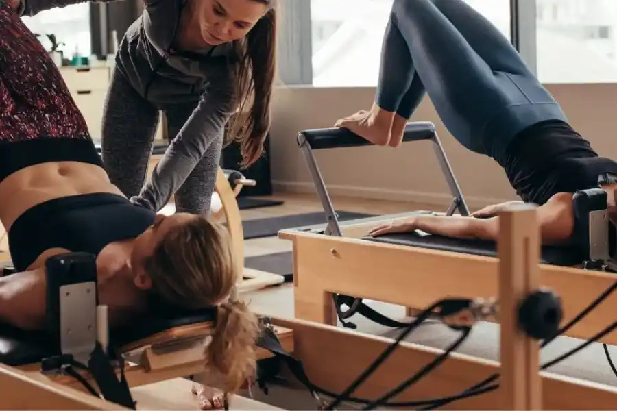 Cómo mejorar la postura con pilates: un camino hacia el bienestar