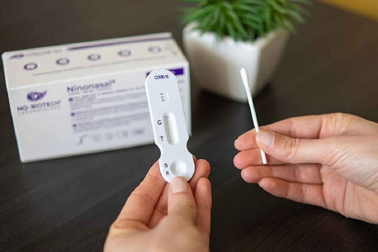 Autorizan la venta del autotest en farmacias