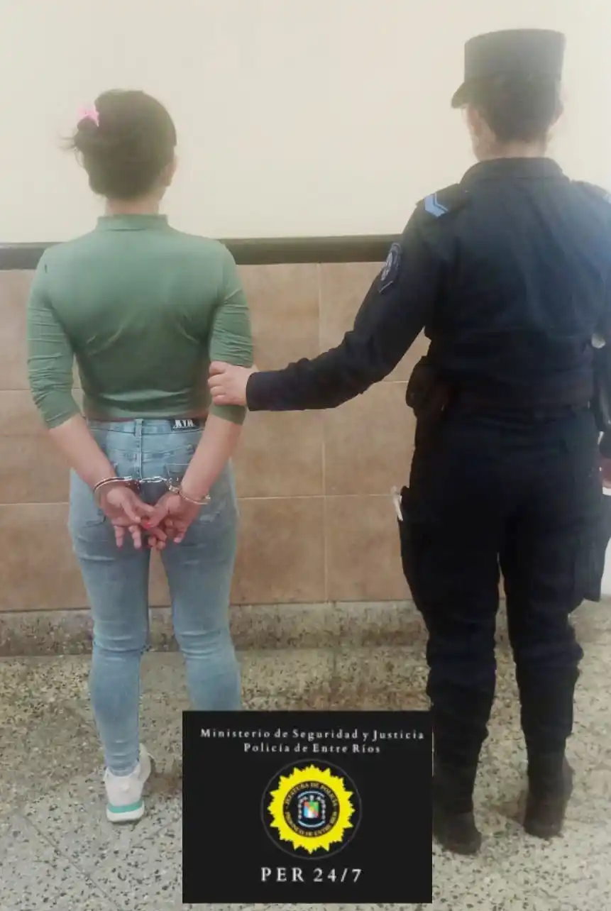 Una mujer fue arrestada por agresión en un local comercial céntrico