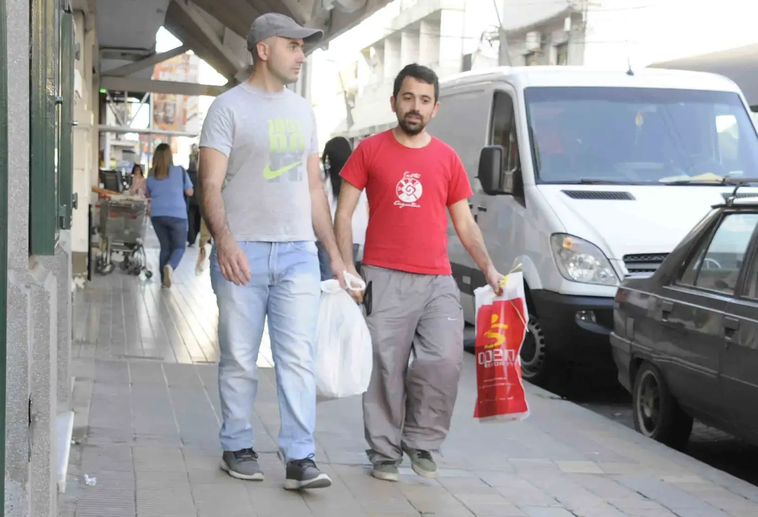 Trabajan en la reglamentación de la prohibición del uso de bolsas plásticas