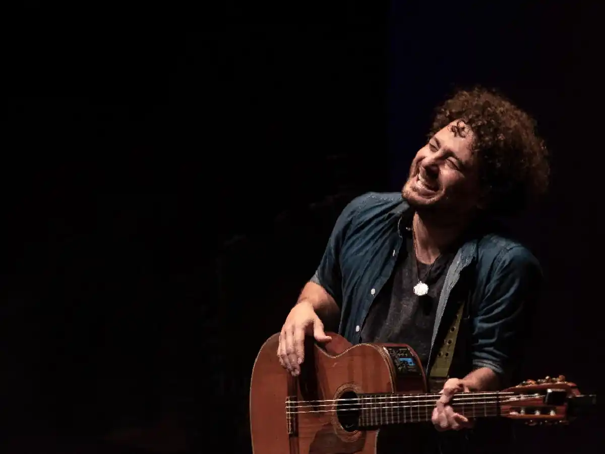 Raly Barrionuevo brilla con otra  voz desde "1972", pero se siente  lejos de los escenarios     