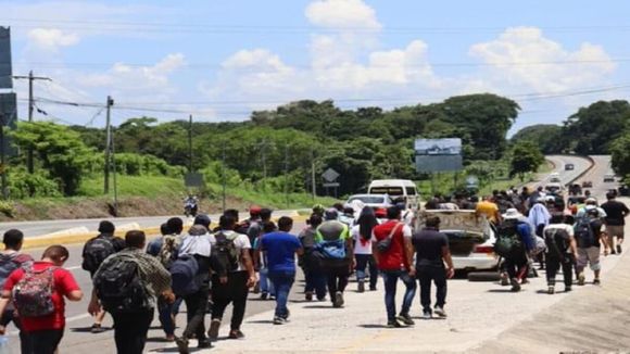 ¡RETAN A BIDEN! Nueva caravana de migrantes rumbo a la frontera sur de México y EE.UU.