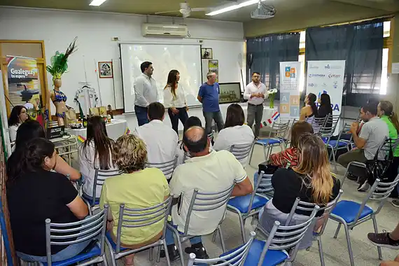 Se brindó capacitación en turismo en la “Escuela de Comercio”