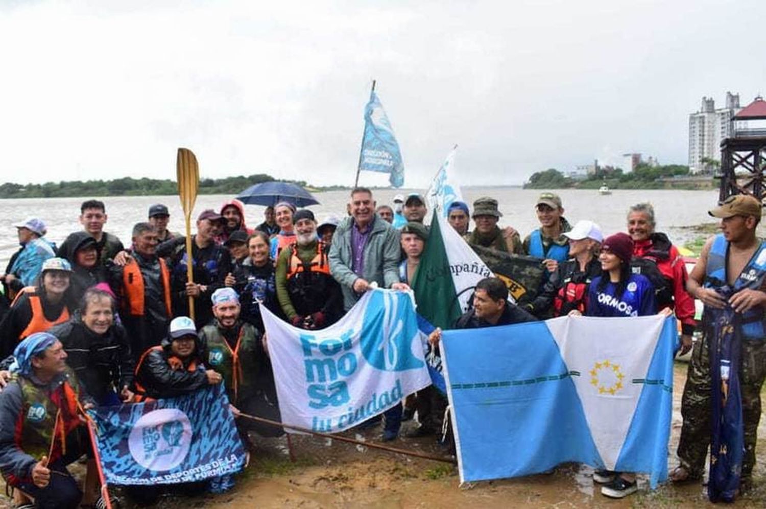 El Intendente Jofré recibió a los
participantes en el puerto local