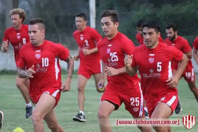 Unión: Pumpido confirmó el equipo para visitar a Vélez