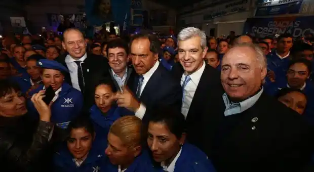 Scioli encabezó egreso de policía local en Presidente Perón