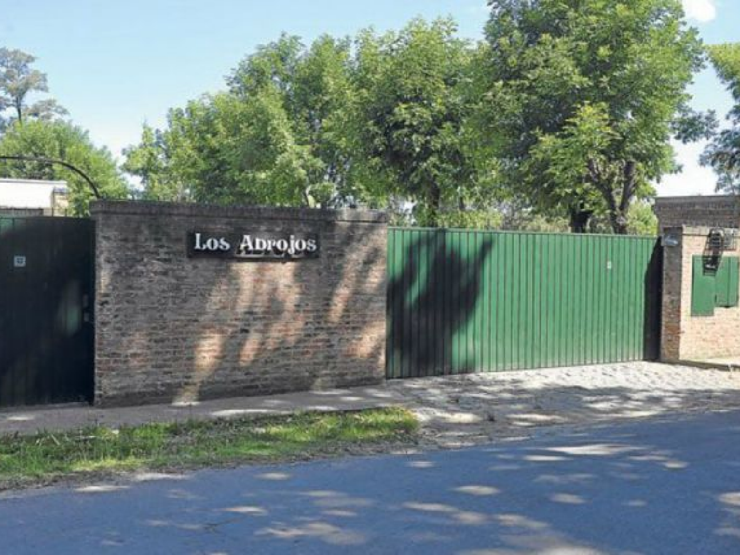 Cuatro personas rompieron el cerco de seguridad de la quinta presidencial y fueron detenidos