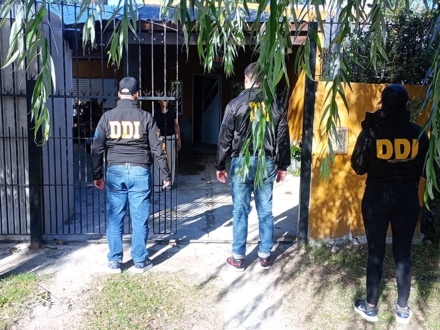 Allanamiento y detención de uno de los asaltantes a un matrimonio en El Cerrito