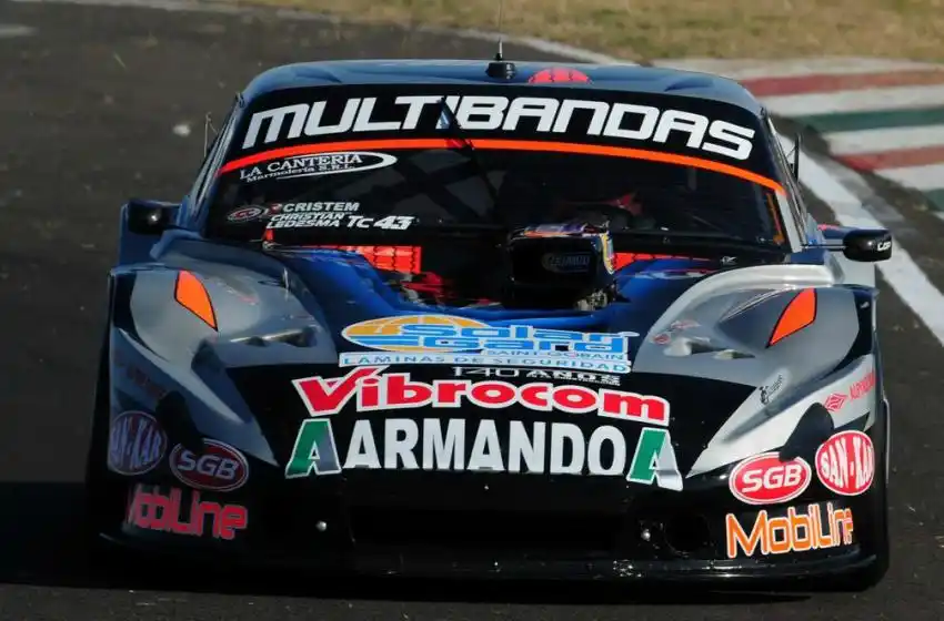 Ledesma y Ugalde disputan la última carrera del año