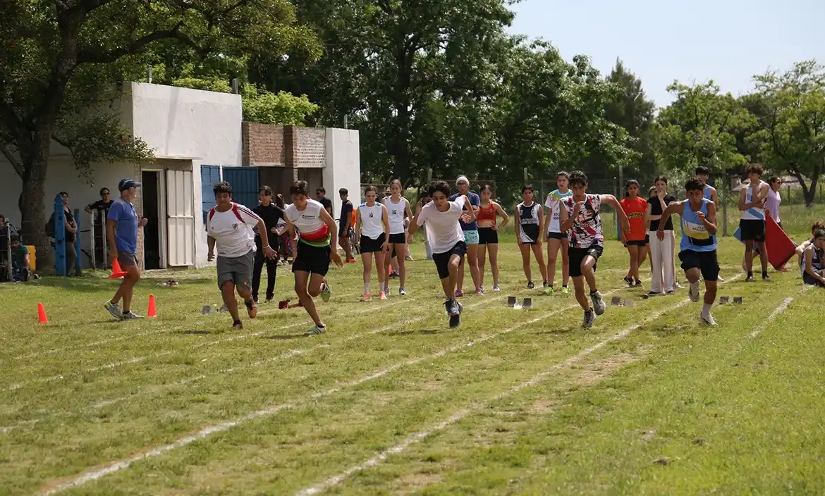 La Escuela Municipal de Atletismo se lució en un Regional celebrado en Giles